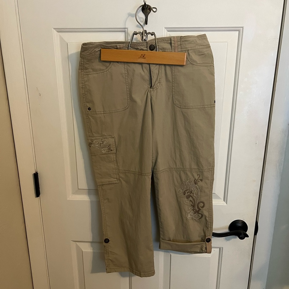 Beige crop pants